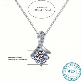 Sterling 925 Silver Hypoallergenic Necklace Exquisite Heart Shape Key Design Moissanite Inlaid Pendant Necklace Delicate Female Gift
